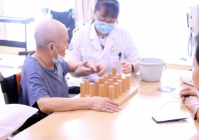 高血压老人血压突然降低是怎么回事？无锡国济护理院 专业护理高血压老人
