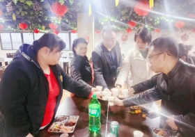 我们的节日·除夕丨团圆饭，迎新年！医院里的年夜饭，也有家的味道