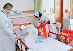 退休不褪色丨无锡国济护理院节前走访慰问离退休老干部