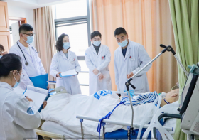 老人骨折后如何避免“越养越差”？无锡国济护理院：个性化康复方案与全面护理，加速康复进程