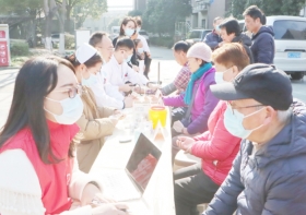 公益活动|无锡国济护理院开展“志愿学雷锋 服务暖人心”健康义诊活动