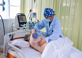 家属搞不懂的照护难，无锡国济护工用“细”接住了：从防呛咳到暖心事，样样专业