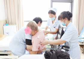 如何破解失能老人的照护困境？无锡国济护理院给出“有尊严的守护”答案